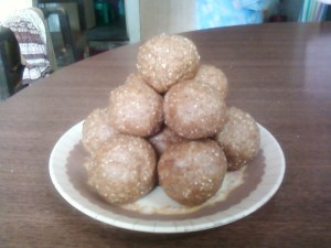 Peanut Jaggery Laddoos